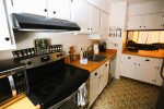 Fully equipped Kitchen in Pet Friendly Windsor Hill Unit